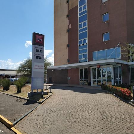 Hotel Ibis Линс Екстериор снимка