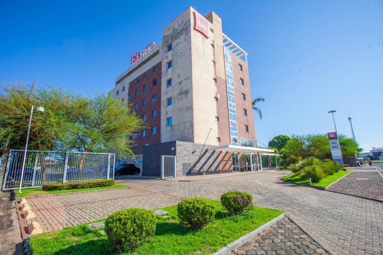 Hotel Ibis Линс Екстериор снимка