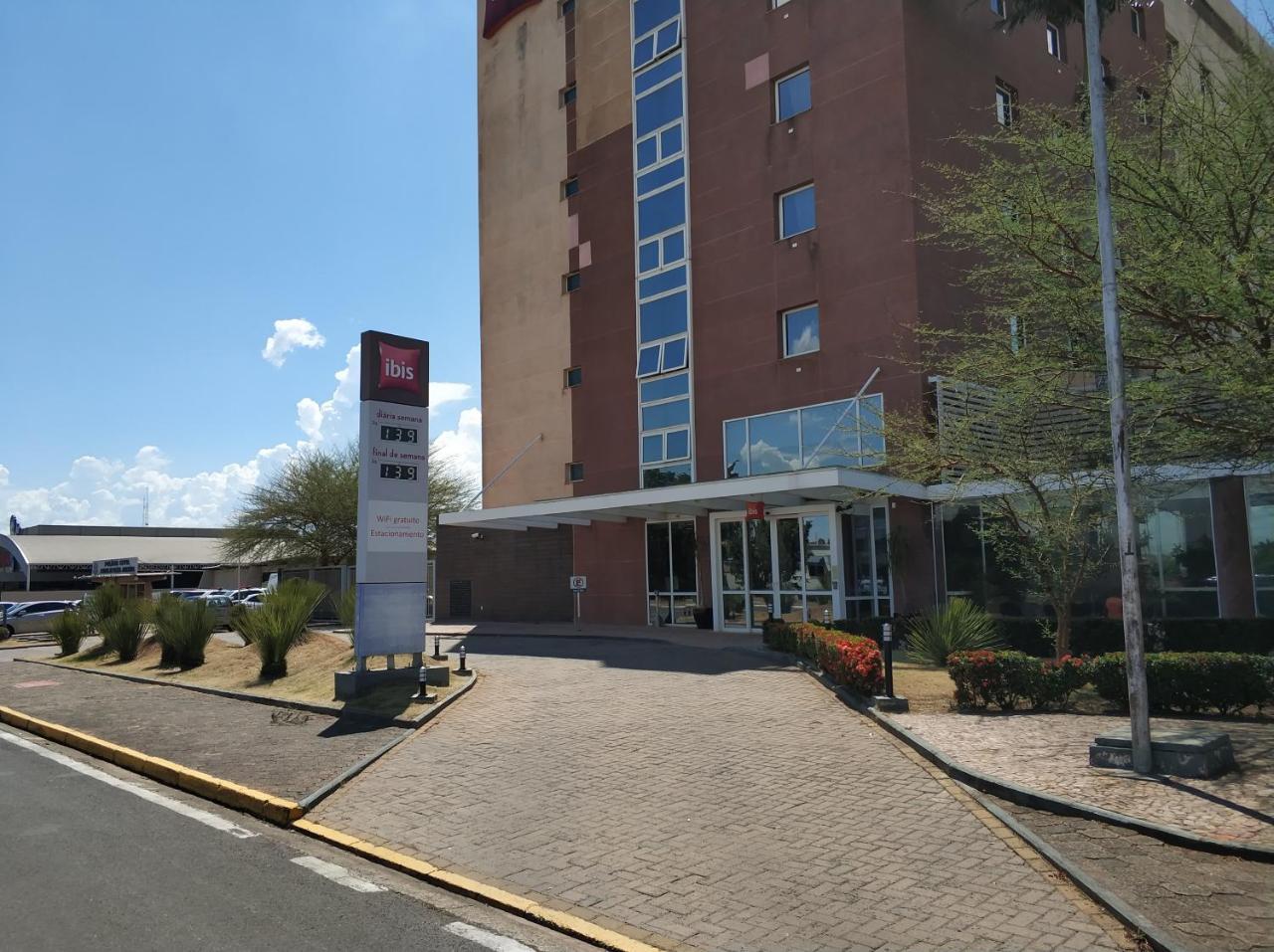 Hotel Ibis Линс Екстериор снимка